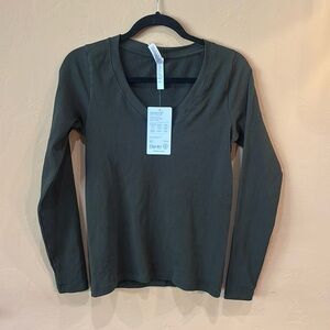 NWT ATHLETA Pacifica Illume UPF Fitted Top